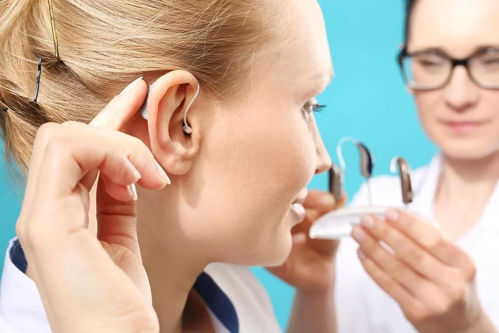 Audífonos auricular en el canal (RIC)